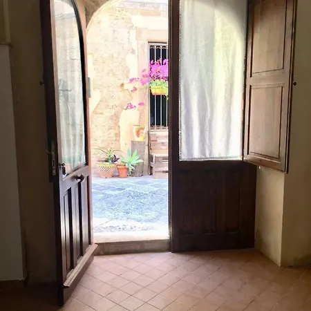 Casa Via Del Crocifisso Διαμέρισμα *